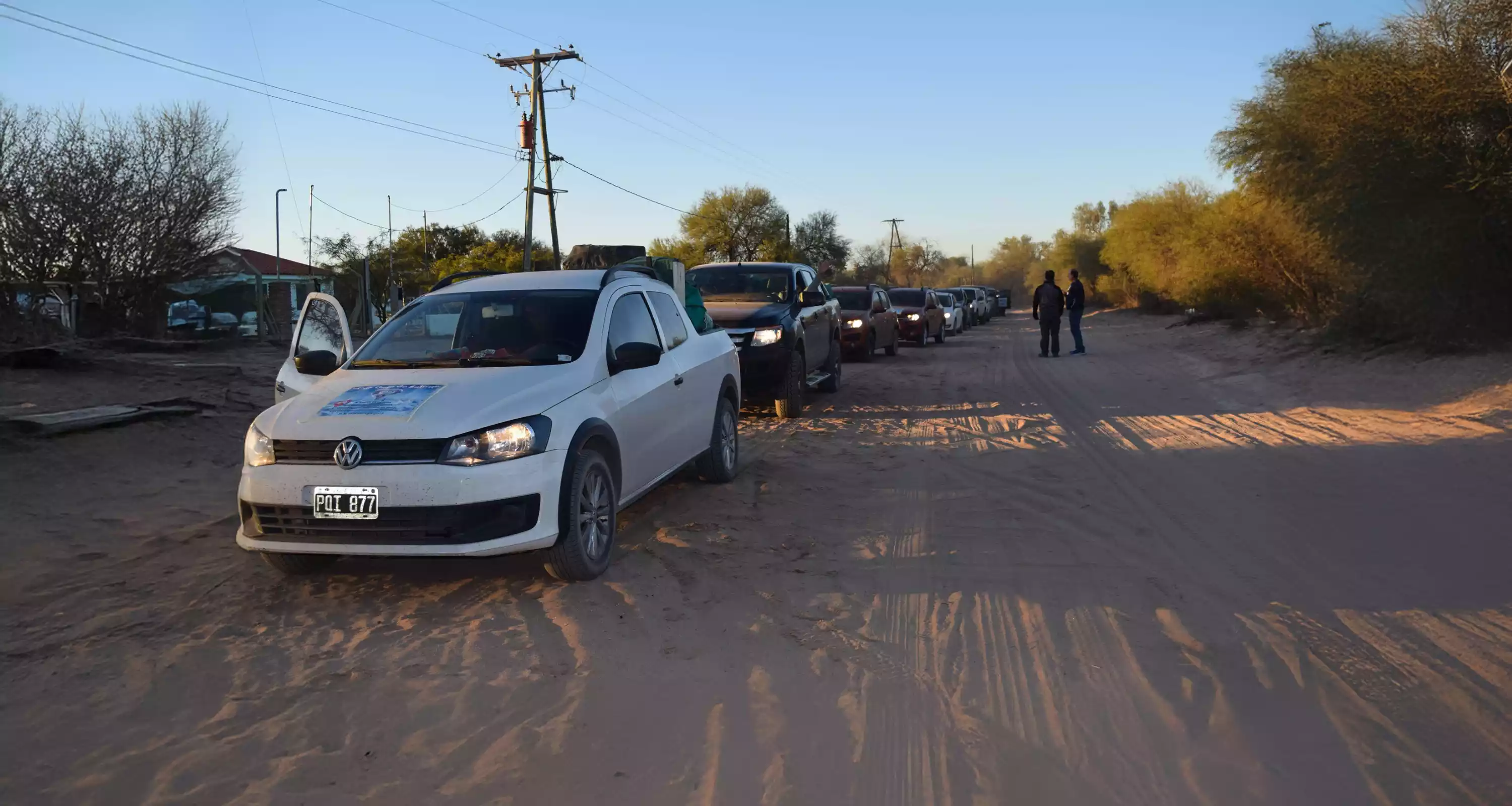 Caravana de autos de Una Gota de Salud